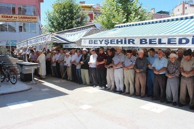 Beyşehir’de İsrail Bayrakları Yakıldı