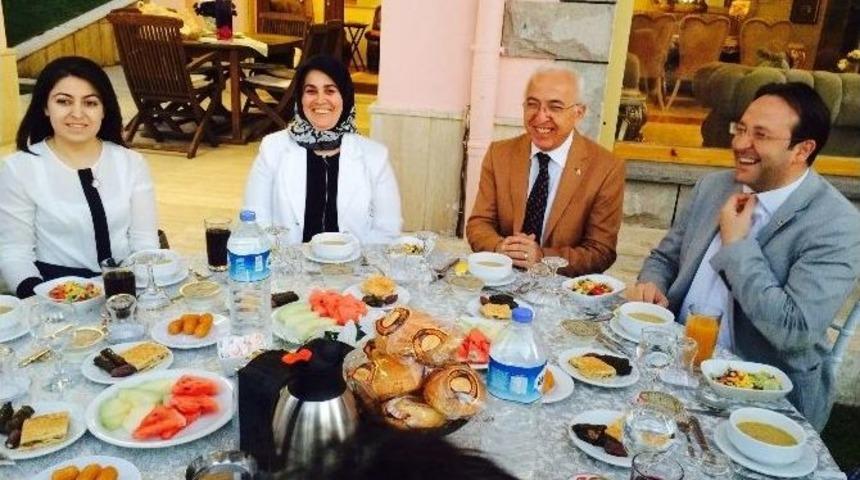 Kadın Girişimciler Kurulu &Uuml;yeleri İftarda Buluştu