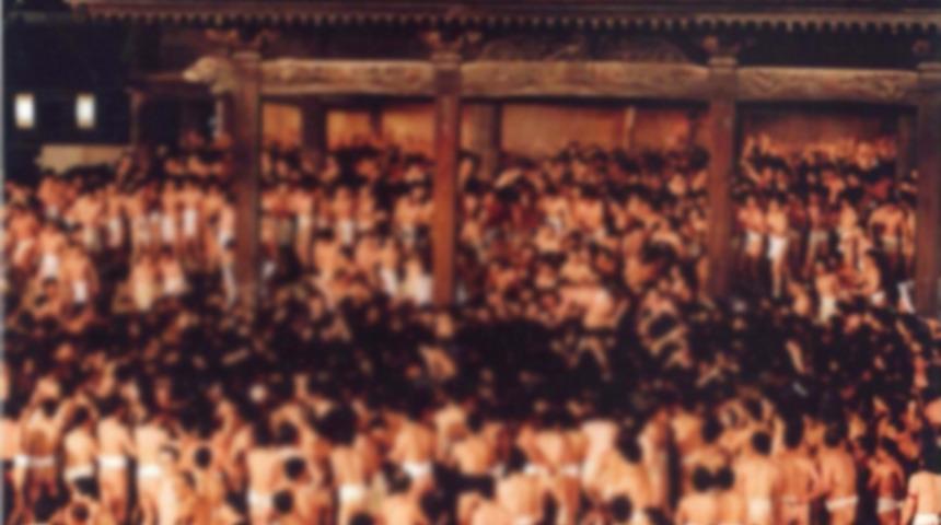 Ünlü milyonere 'seks tarikatı' suçlaması