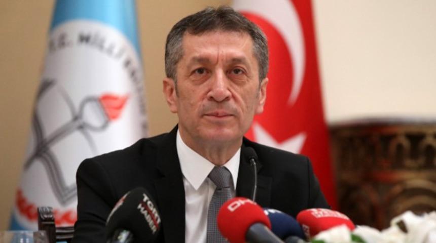 Milli Eğitim Bakanı Ziya Selçuk yeni kabinenin açıklandığı gün Maya Okulları'ndaki tüm hisselerini devretmiş!