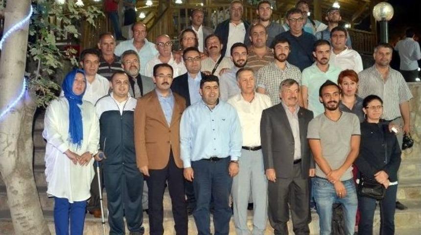 Uşak Ak Parti, Gazetecilerle Sahura Kadar Sohbet Etti