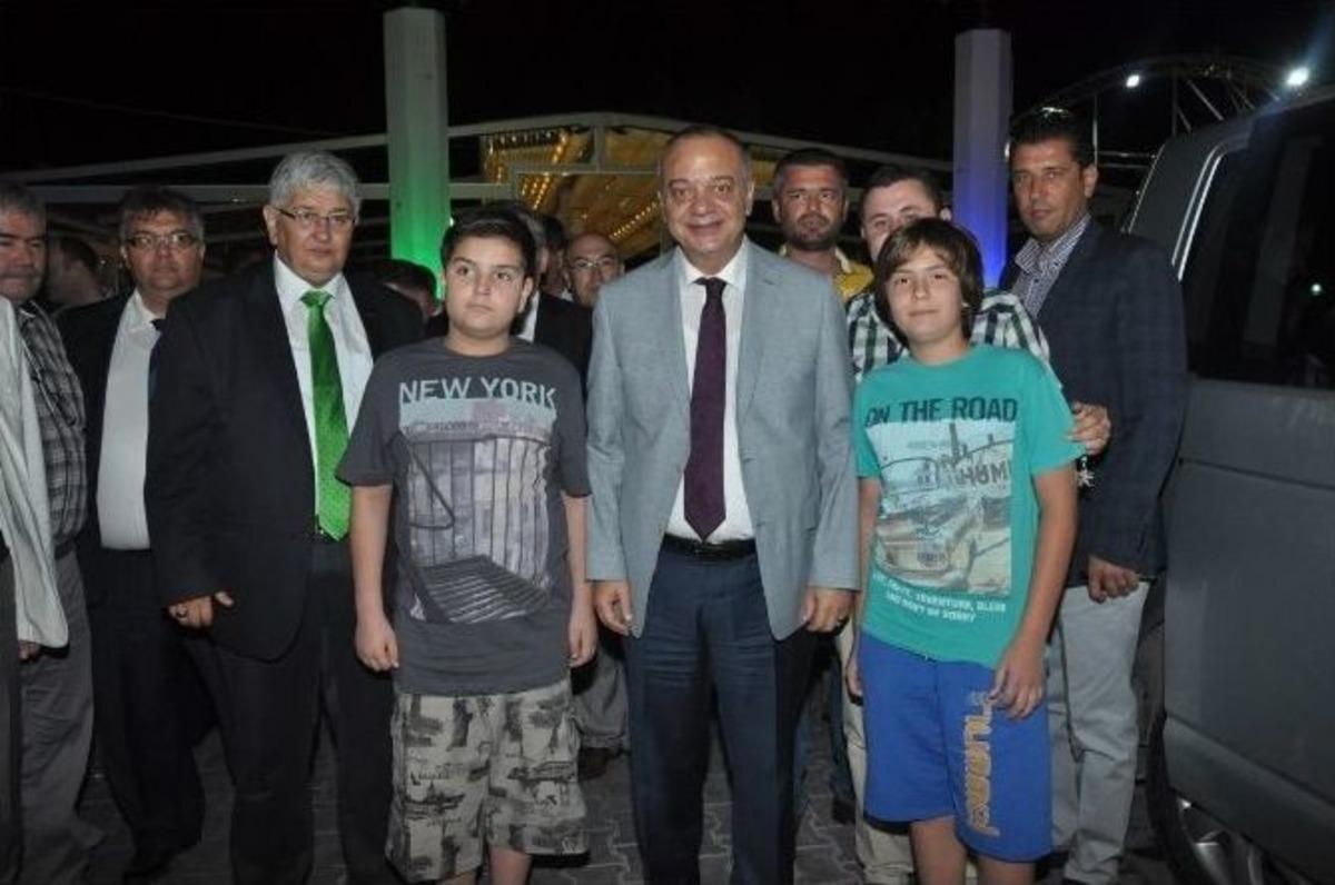 Başkan Erg&uuml;n Akhisar&rsquo;da İftar Yemeğine Katıldı