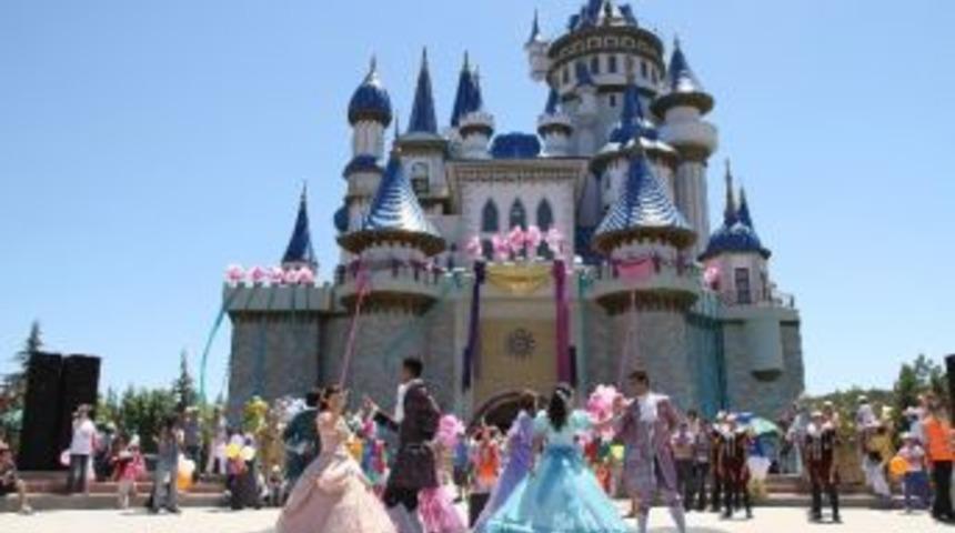 Masal Şatosu &Ccedil;ocuk Akademisi Kayıtları Başladı