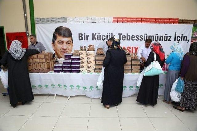 Şehitkamil den Dar Gelirli Ailelere Bayram Elbisesi 1