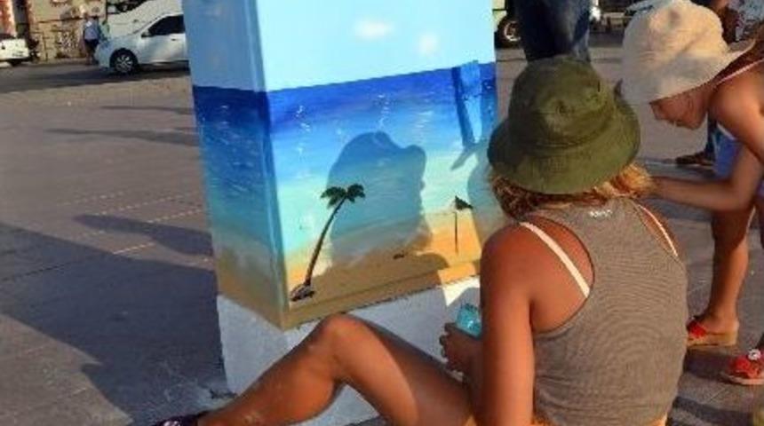 Trafolara Sanat İşliyorlar