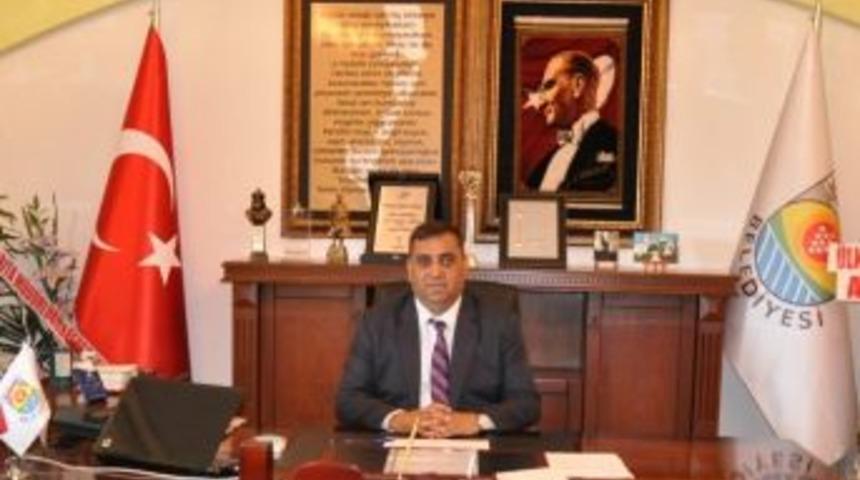 Başkan Can: &ldquo;okul Yakanlar Gelecek Yakanlardır&rdquo;