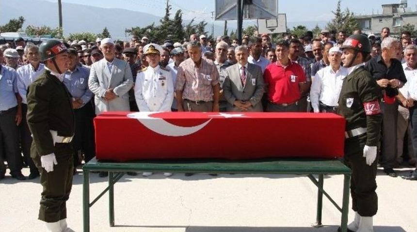 &Ccedil;atışmada Şehit Olan Er Toprağa Verildi