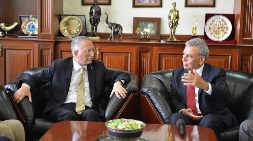 Cumhurbaşkanı Adayı İhsanoğlu, Kocaoğlu&rsquo;nu Ziyaret Etti
