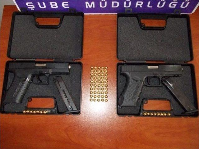 Bir Kilo 8 Gram Bonzai Ve Tabanca Ele Ge&ccedil;irildi 1