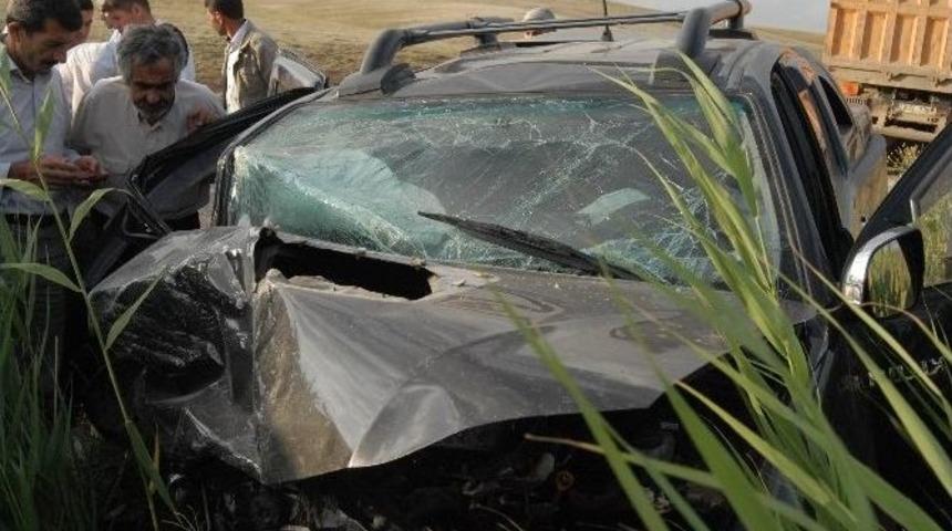 Y&uuml;ksekova&rsquo;da Trafik Kazası: 3 &Ouml;l&uuml;, 6 Yaralı