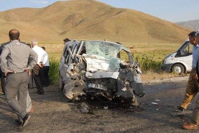 Yüksekova’da Trafik Kazası: 3 Ölü, 6 Yaralı