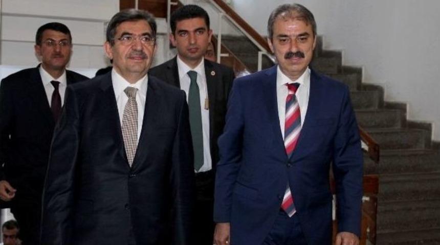 &Ccedil;evre Ve Şehircilik Bakanı G&uuml;ll&uuml;ce &Ccedil;ankırı'da