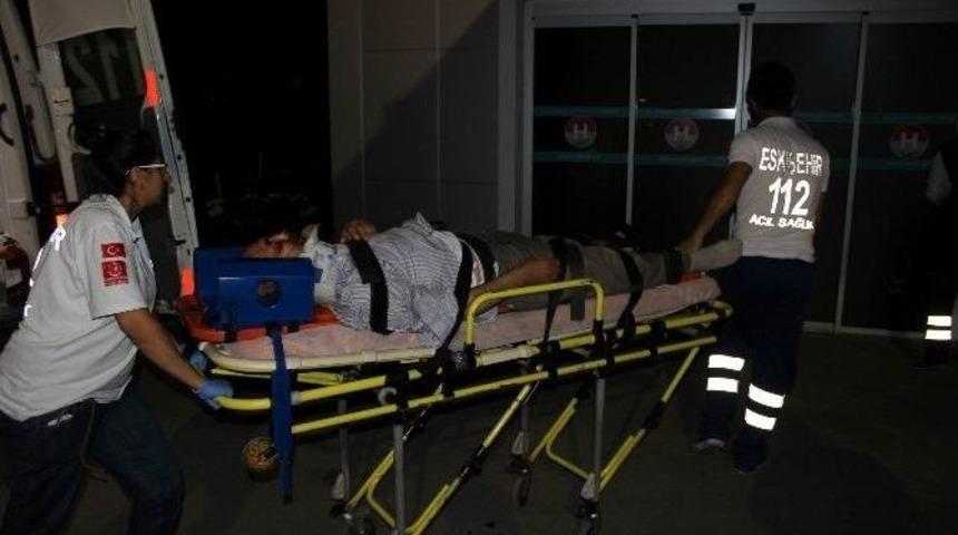 Cami &Ccedil;ıkışı D&uuml;şen Adam Yaralandı