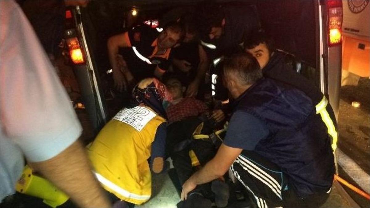 Van&rsquo;da Trafik Kazası; 3 Yaralı