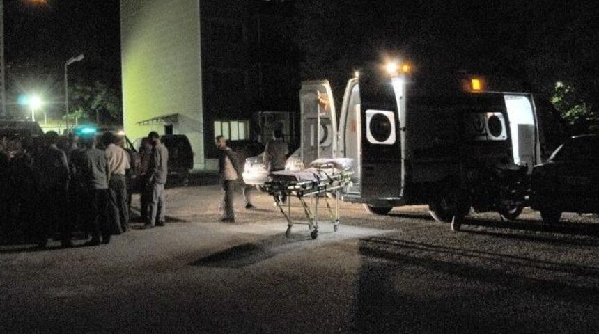 Adıyaman&rsquo;da, Ticari Araca Silahlı Saldırı: 1 &Ouml;l&uuml;, 5 Yaralı