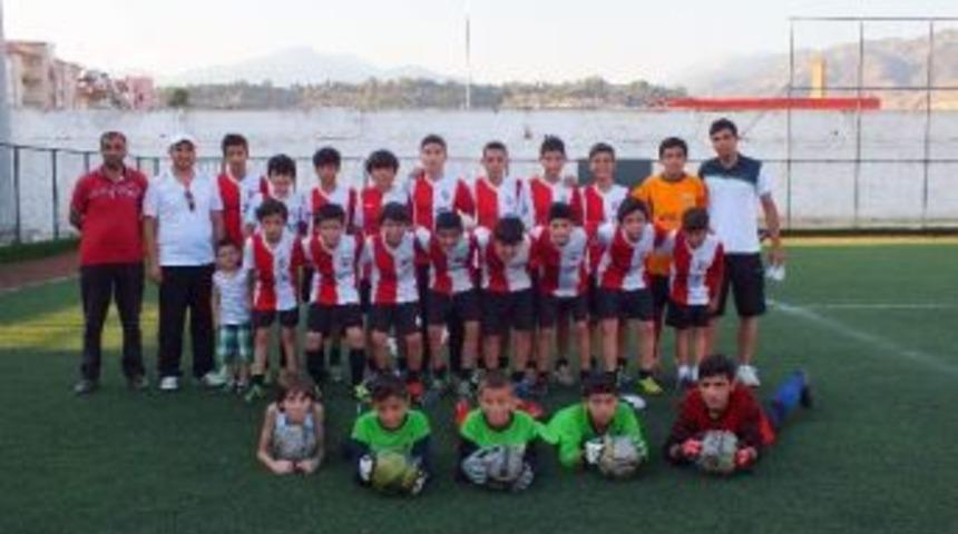 Hayatı, Sahaya Yansıtıyorlar