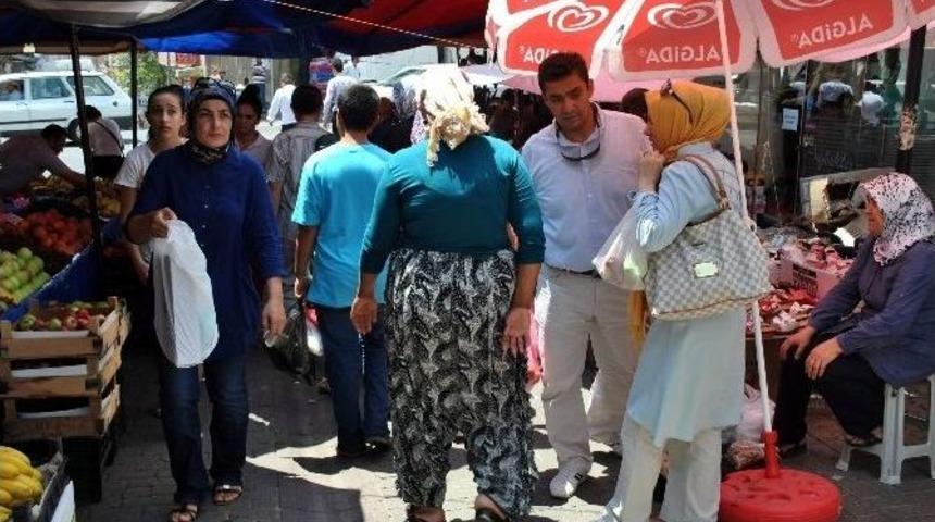 Aydın&rsquo;da &Ccedil;arşı Pazarda Bayram Telaşı Başladı