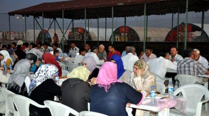 &Ccedil;adır Kentteki G&ouml;n&uuml;ll&uuml; Birimler İftarda Bir Araya Geldi