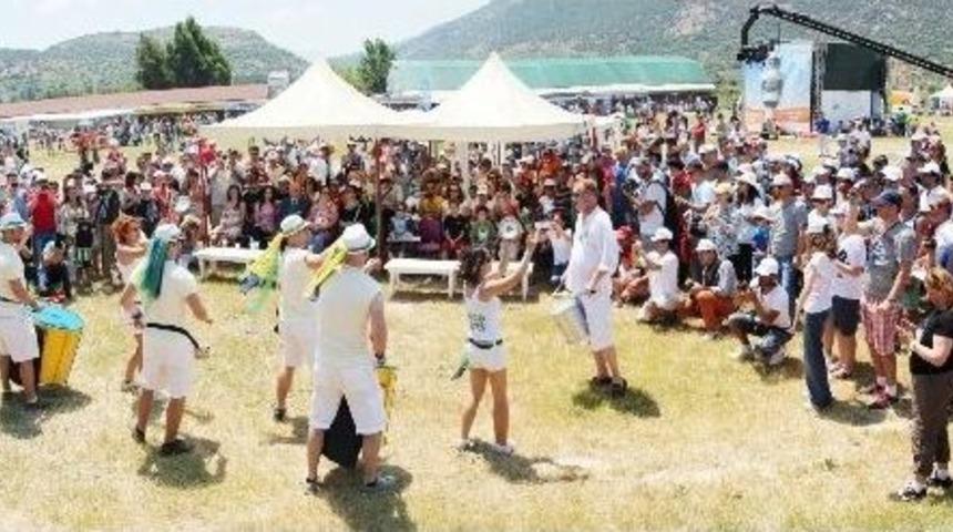 D&uuml;nya Sel&ccedil;uk'ta Buluşacak