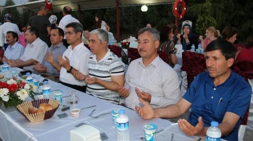 Saruhanlı Esnafı İftarda Buluştu