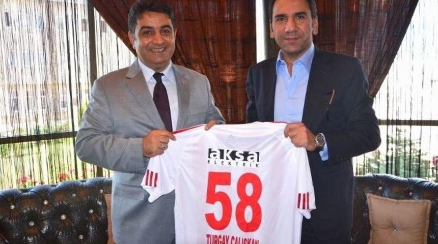 Sivas Emniyet M&uuml;d&uuml;r&uuml; &Ccedil;alışkan&rsquo;dan Sivasspor&rsquo;a Ziyaret