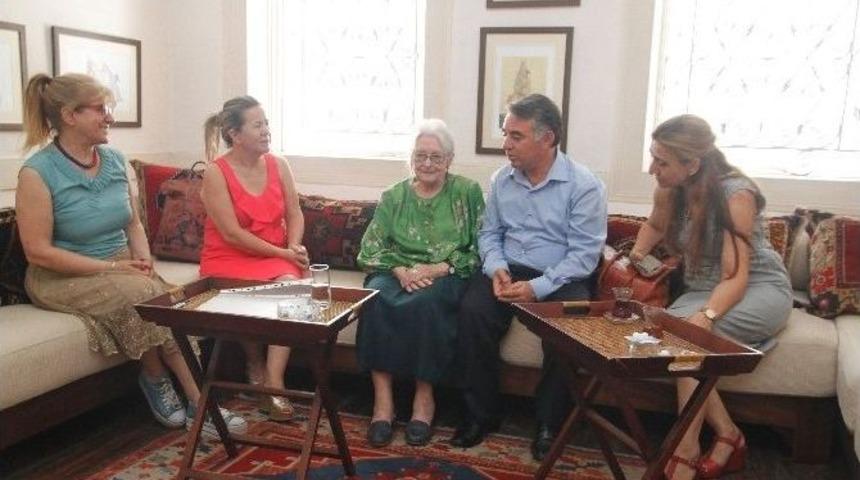 Felsefenin Duayeni Konak'a Misafir Oldu