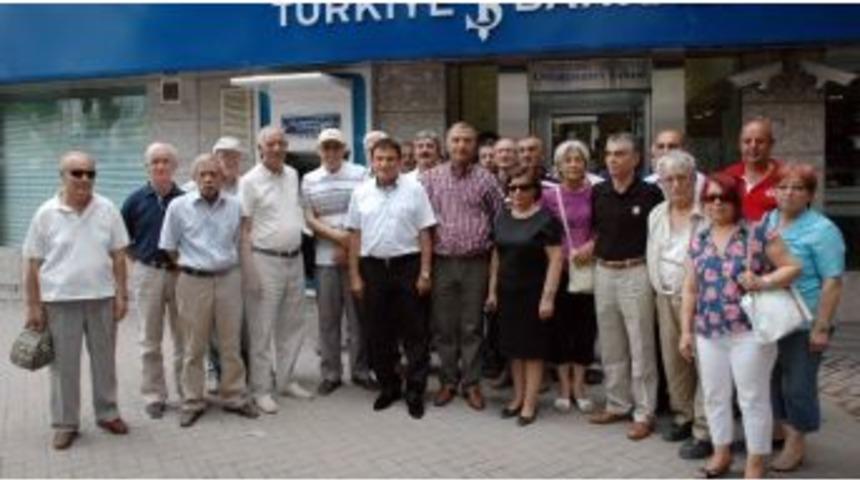 Chp Eskişehir &Ouml;rg&uuml;t&uuml;, İhsanoğlu&rsquo;na Yardım Kampanyasını 226 Lira İle Başlattı