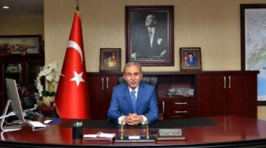 Vali B&uuml;y&uuml;k: "&ouml;zg&uuml;r Basın, &Ouml;zg&uuml;r Toplum Demektir"
