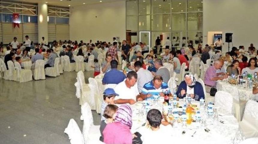 Başkan &Ccedil;er&ccedil;ioğlu Personeliyle İftarda Biraraya Geldi