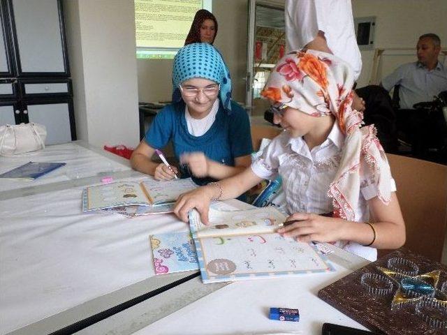 İşitme Engelli Çocuklara Kur'an Öğretiyorlar