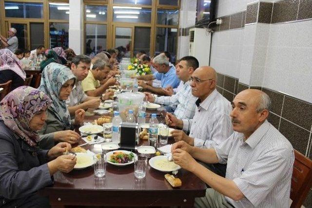 Turgutlu Esnafından Anlamlı İftar 1