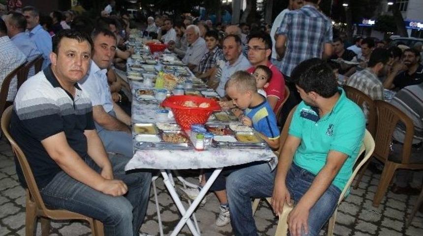 Ensar Vakfı İftar Yemeği D&uuml;zenledi