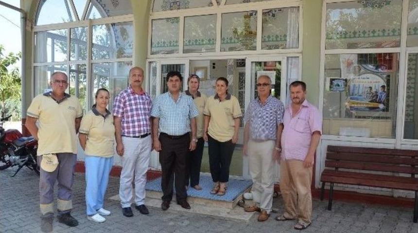 Kemer Belediyesi Camilerde Temizlik Yaptı