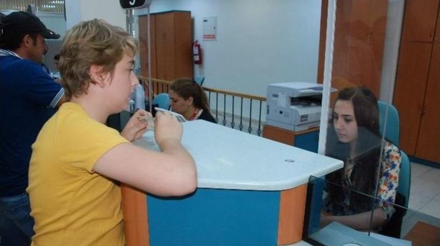 Bayram Har&ccedil;lığını Başbakan Erdoğan&rsquo;a Bağışladı