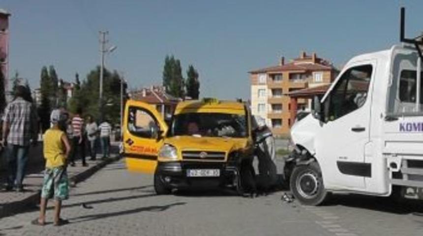 Kulu&rsquo;da Trafik Kazası: 4 Yaralı
