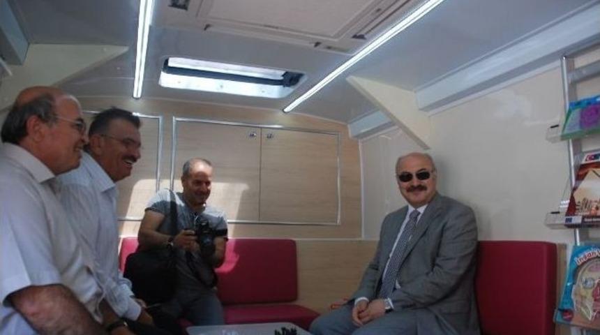 Gezici K&uuml;t&uuml;phane T&ouml;renle A&ccedil;ıldı
