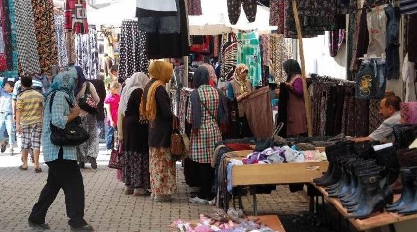 Bayram Alışverişi Esnafı Sevindirdi