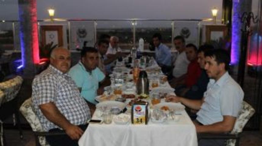 İşadamı Aykanat, Basın Mensupları İle İftar Yemeğinde Bir Araya Geldi