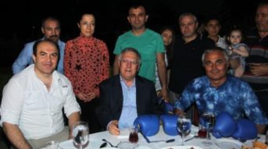 Aziz Yıldırım, Fenerbah&ccedil;e Boks Şubesinin İftarına Katıldı