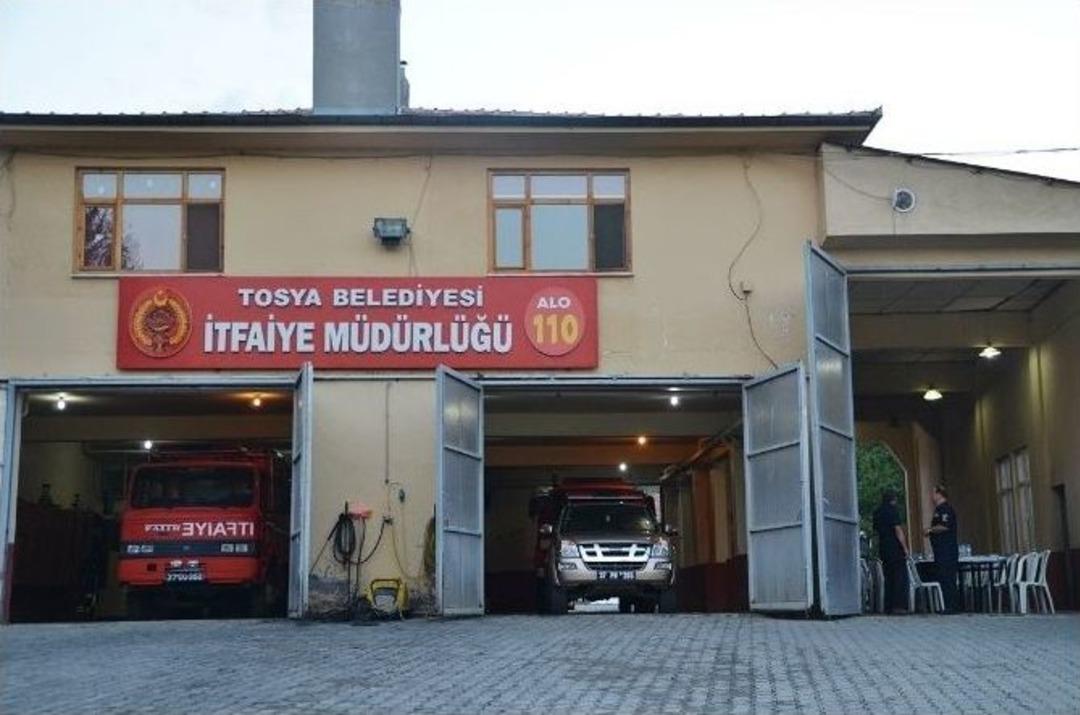 Yangın İtfaiye Erlerini Kadir Gecesi İftar Sofrasında Yakaladı