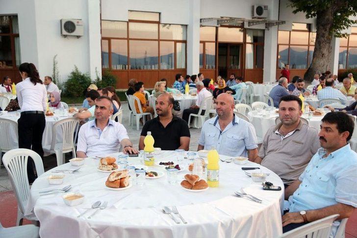 AK Parti Sapanca İlçe Teşkilatı, Iftar Yemeğinde Buluştu