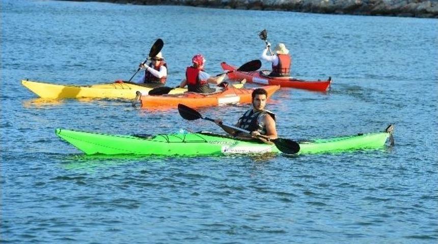 İzmir K&ouml;rfezi'nde Renkli G&ouml;r&uuml;nt&uuml;ler