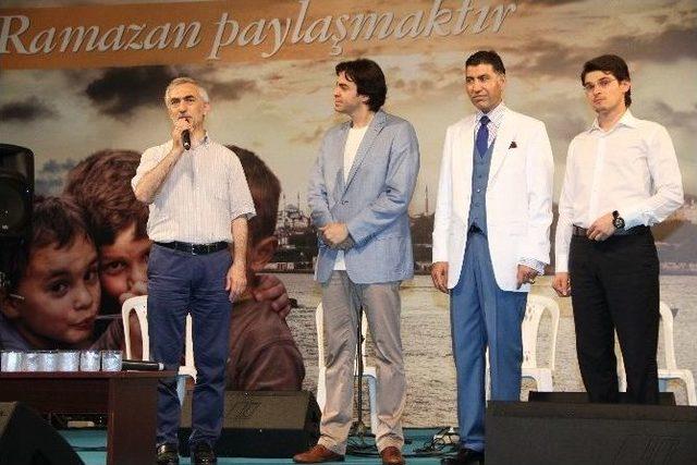 Kadir Gecesi’nde Kağıthaneliler'in Elleri ‘gazze’ İçin Semaya Açıldı