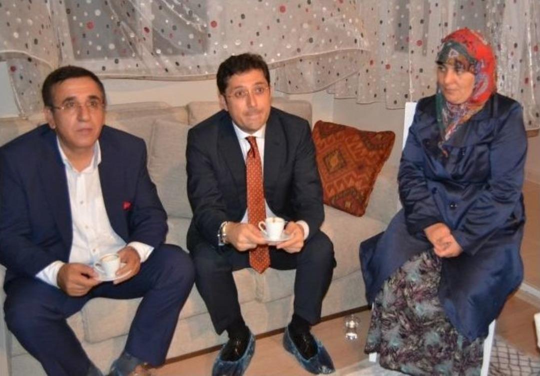 Evsahibi Olan Somalı Aileler, G&ouml;zyaşlarına Boğuldu