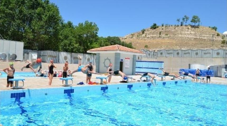 Y&uuml;zme Sporunun V&uuml;cuda Faydaları