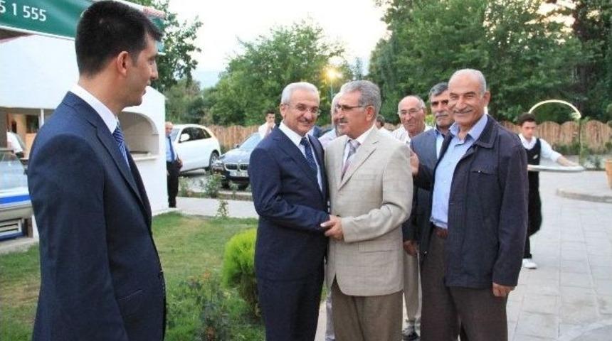 Başkan Başsoy Ak Parti İl Teşkilatı İle İftarda Buluştu