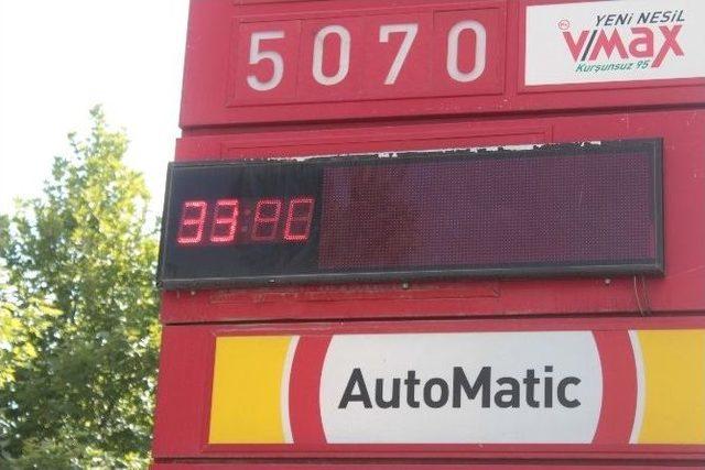 Hem Arabalarını Hem De Kendilerini Yıkadılar 1