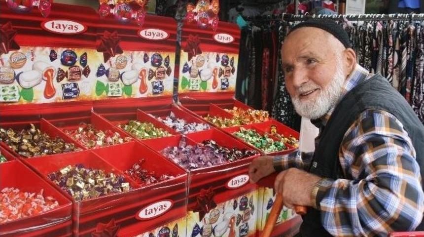 D&uuml;zce'de Bayram Şekerleri Tezgahlardaki Yerini Aldı