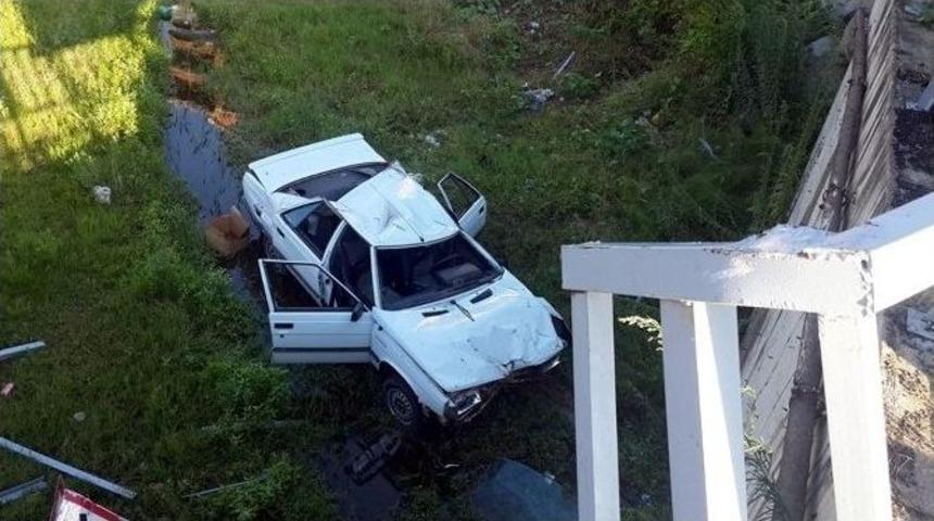 Otomobil K&ouml;pr&uuml;den U&ccedil;tu: 2 Yaralı