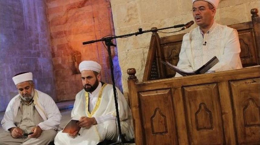 Mardinliler 'kadir Gecesi'nde Camileri Doldurdu